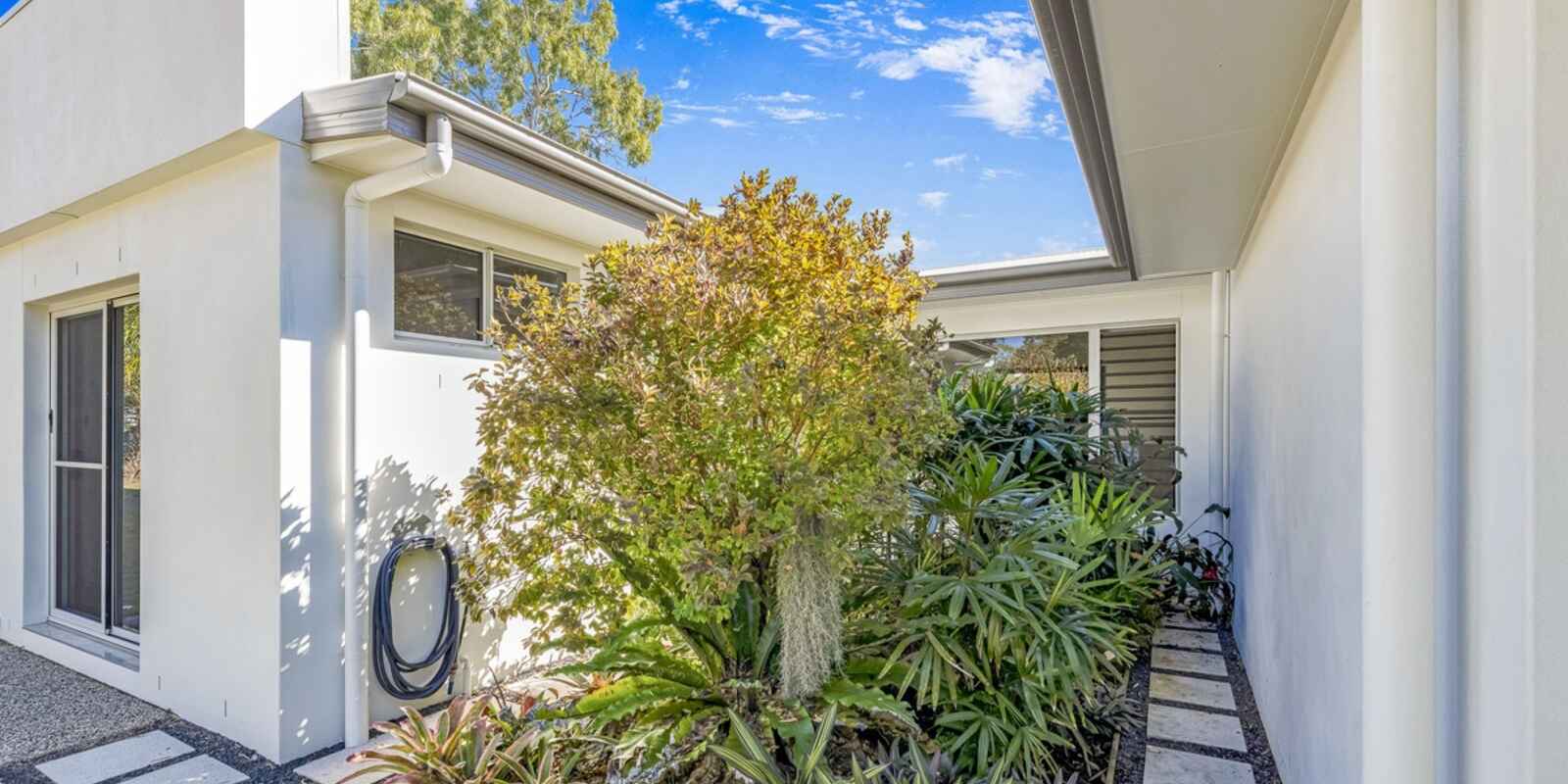 17 Woodlands Lane Moore Park Beach 17 Woodlands Lane Moore Park Beach