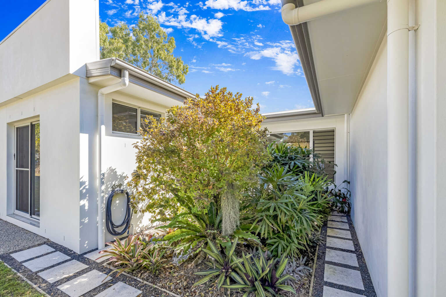 17 Woodlands Lane Moore Park Beach 17 Woodlands Lane Moore Park Beach