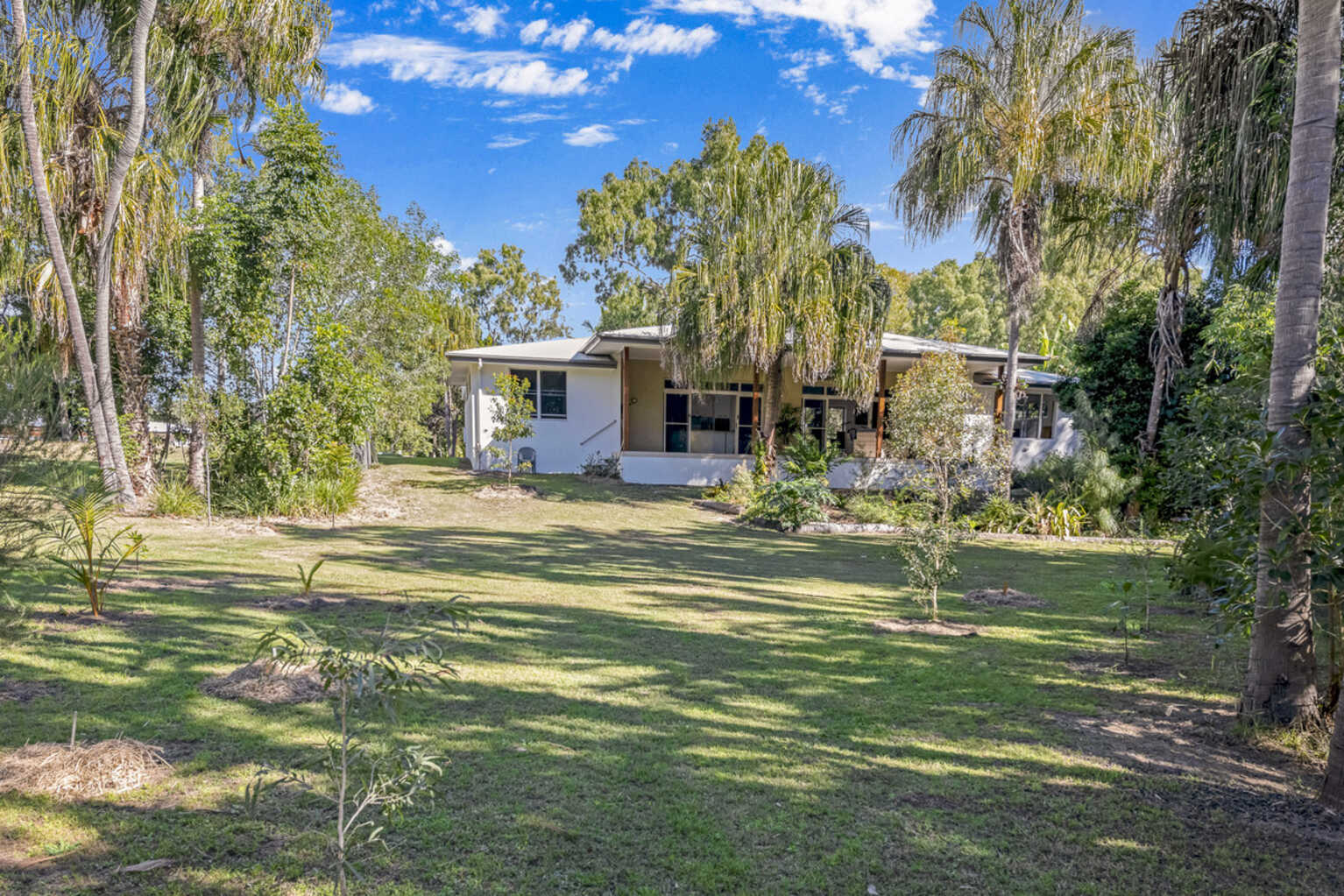 17 Woodlands Lane Moore Park Beach 17 Woodlands Lane Moore Park Beach