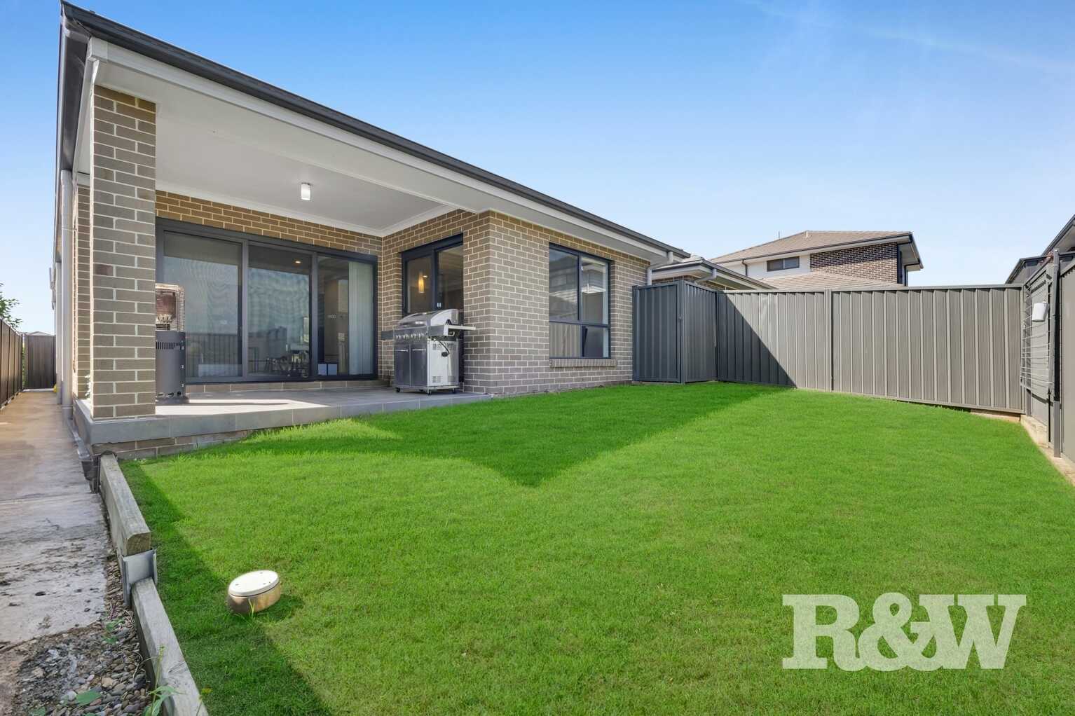 25B Evans Street Oran Park