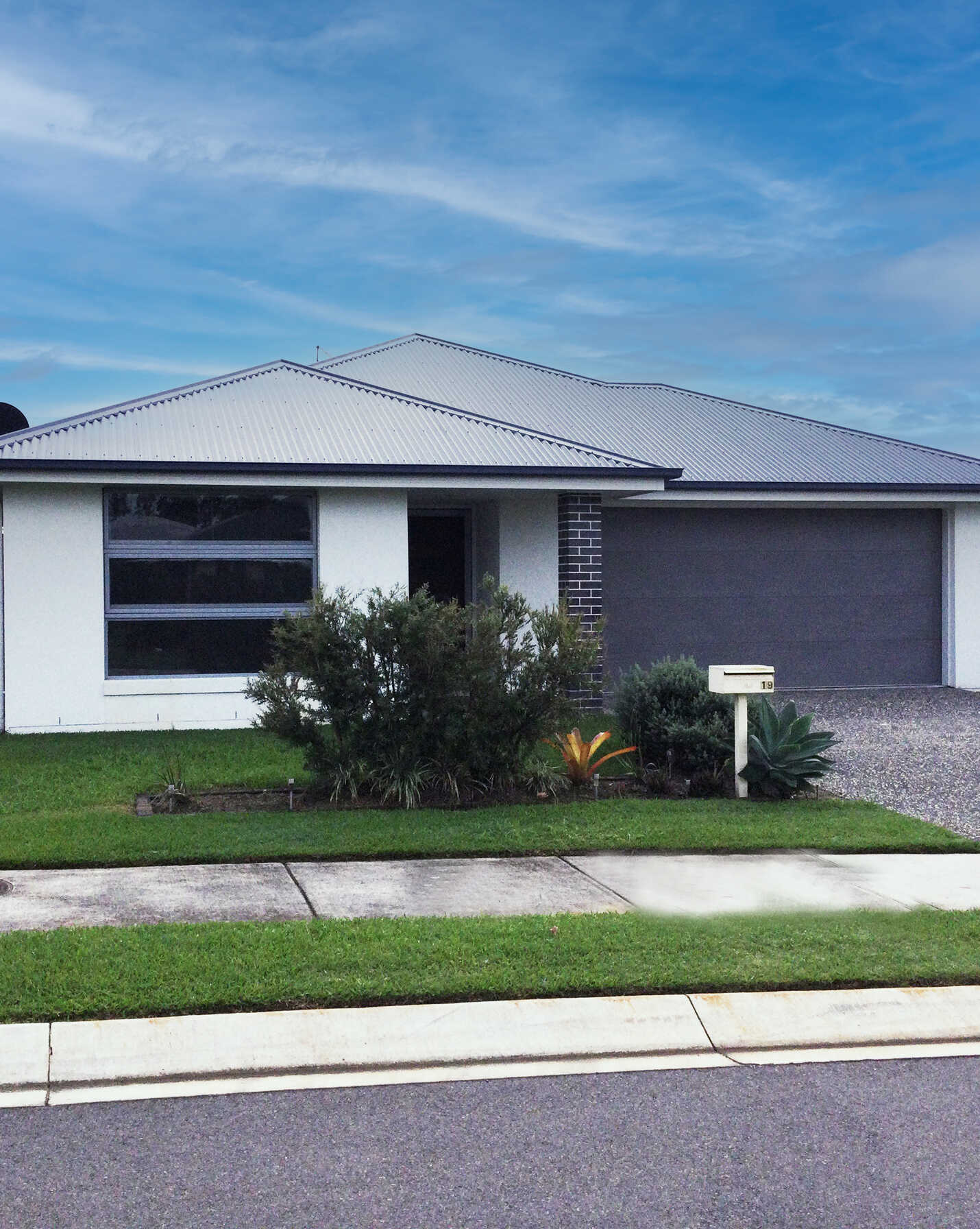 Deebing Heights, Deebing Heights - Image 1