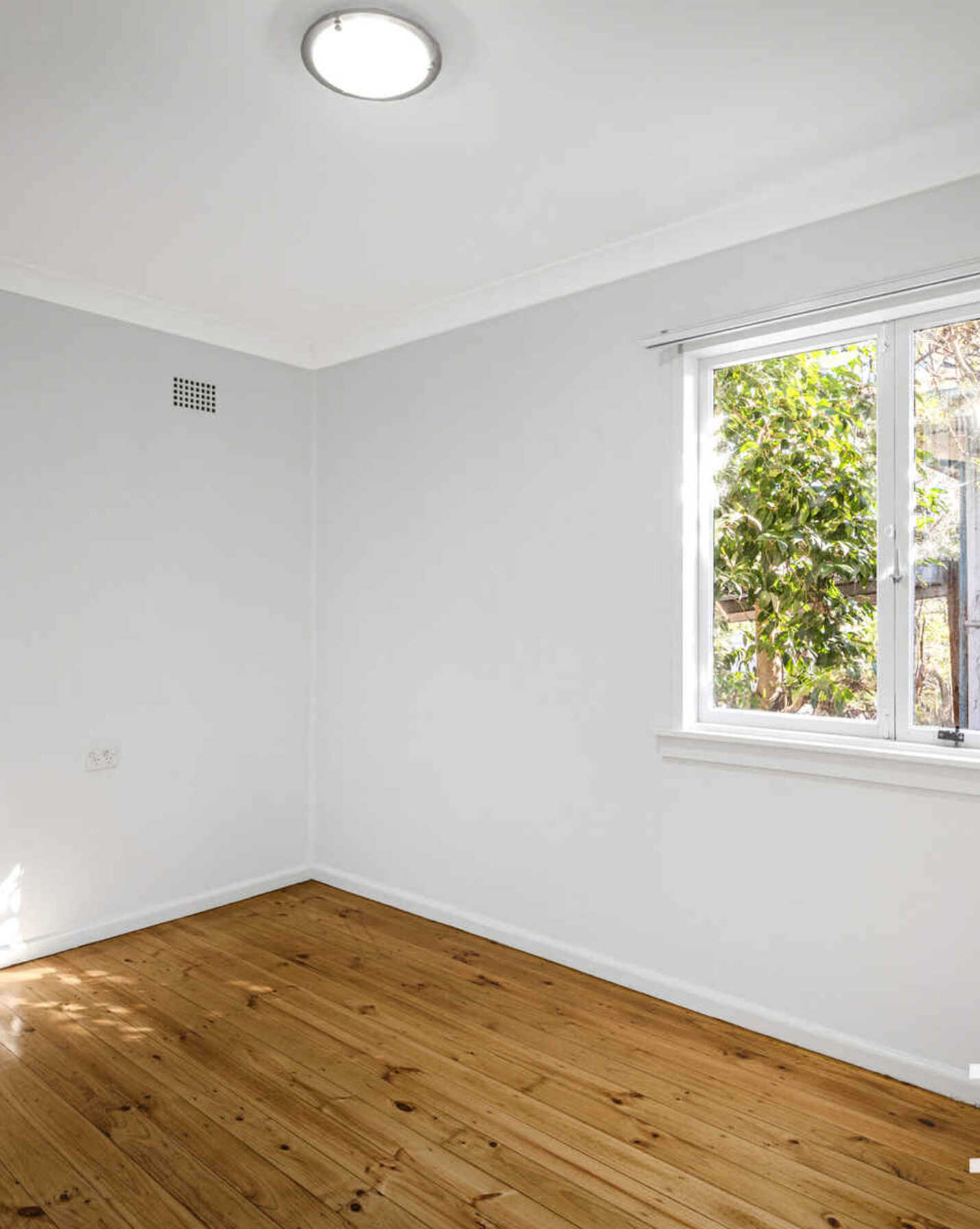 4 Ellsworth Drive Tregear, Tregear - Thumbnail 6