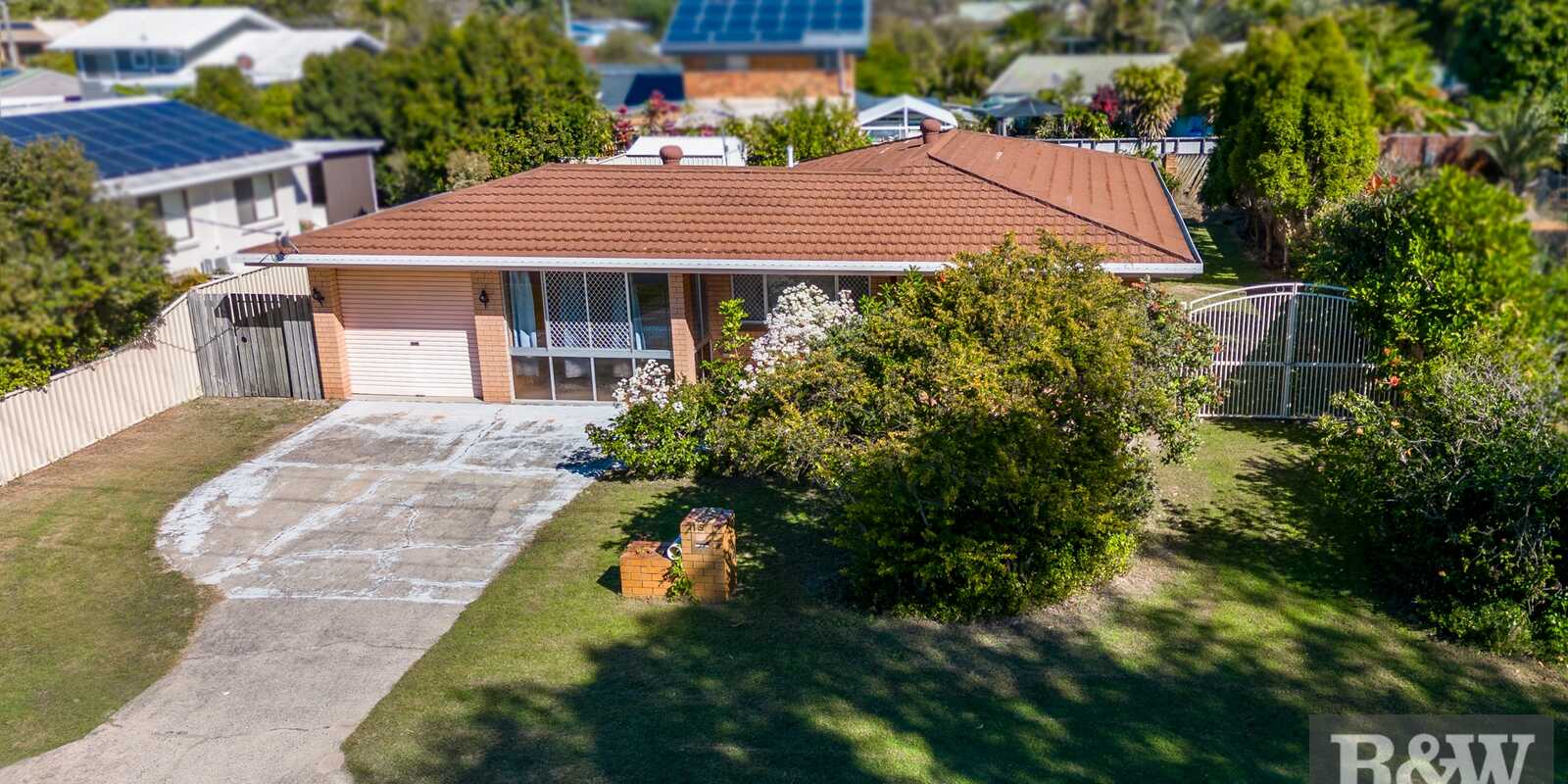 15 Endeavour Drive Banksia Beach 15 Endeavour Drive Banksia Beach