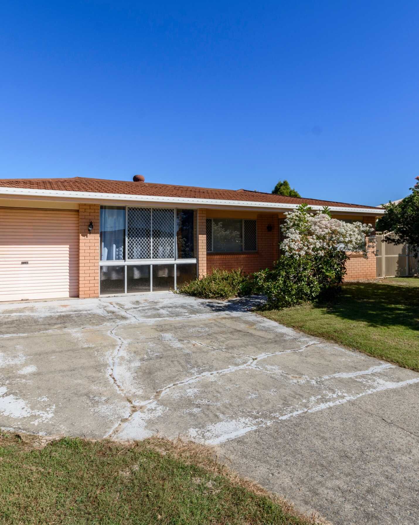 15 Endeavour Drive Banksia Beach, Beach - Thumbnail 4