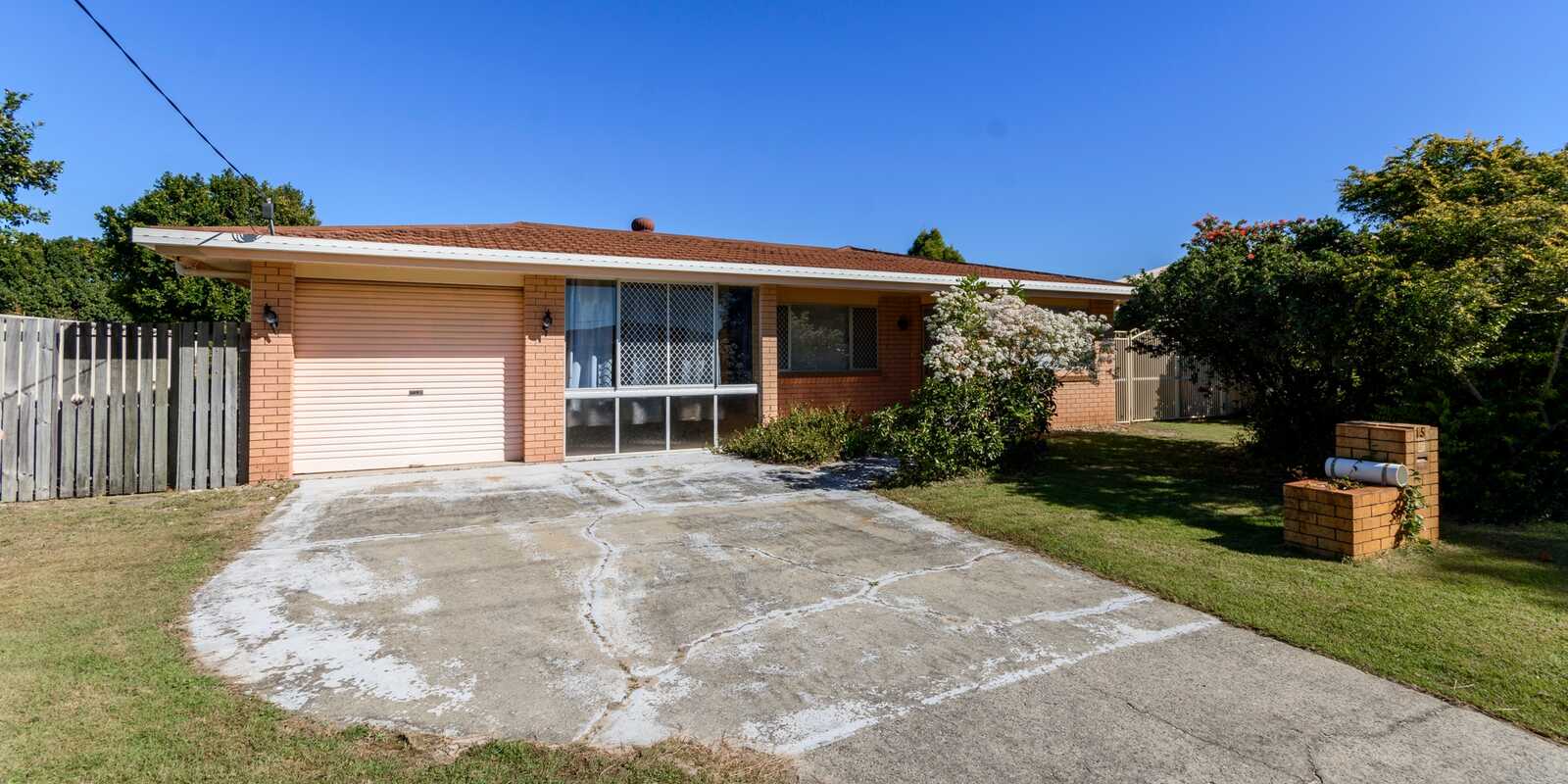 15 Endeavour Drive Banksia Beach 15 Endeavour Drive Banksia Beach