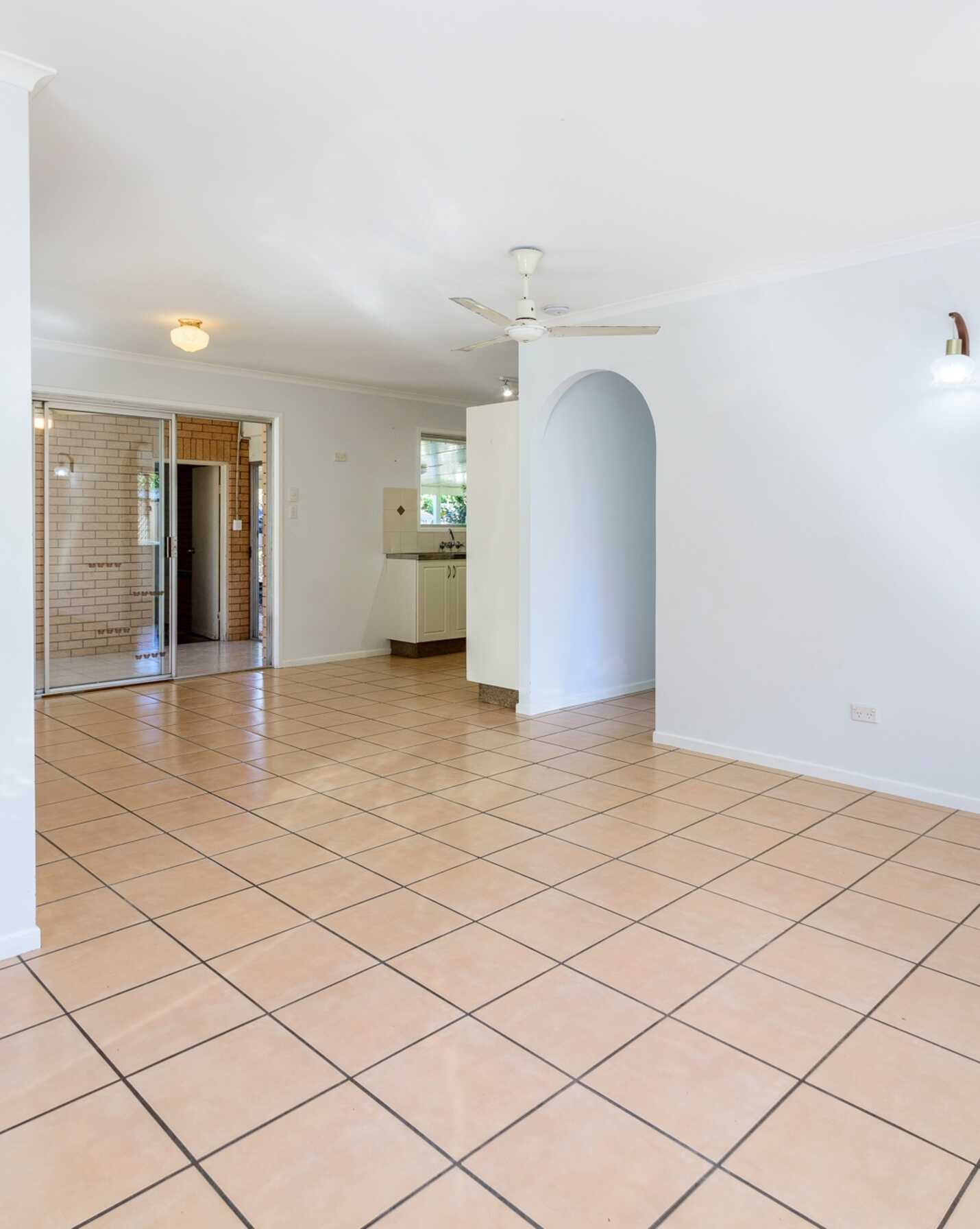 15 Endeavour Drive Banksia Beach, Beach - Thumbnail 5