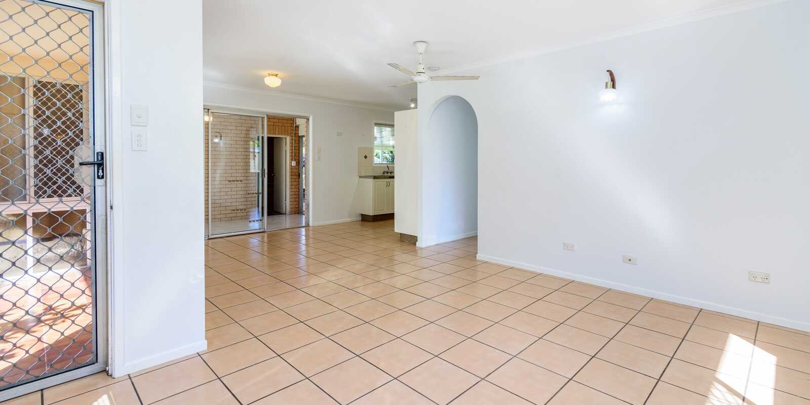 15 Endeavour Drive Banksia Beach 15 Endeavour Drive Banksia Beach