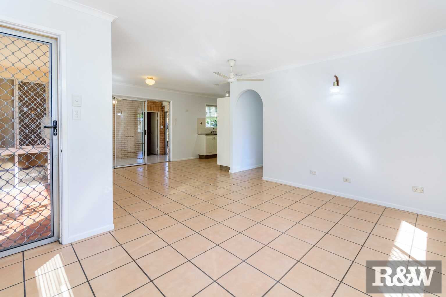 15 Endeavour Drive Banksia Beach 15 Endeavour Drive Banksia Beach