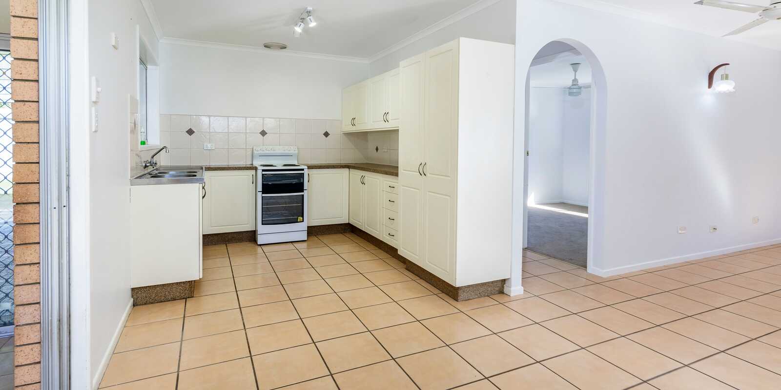 15 Endeavour Drive Banksia Beach 15 Endeavour Drive Banksia Beach