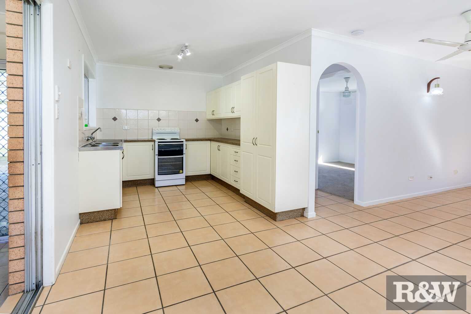 15 Endeavour Drive Banksia Beach 15 Endeavour Drive Banksia Beach