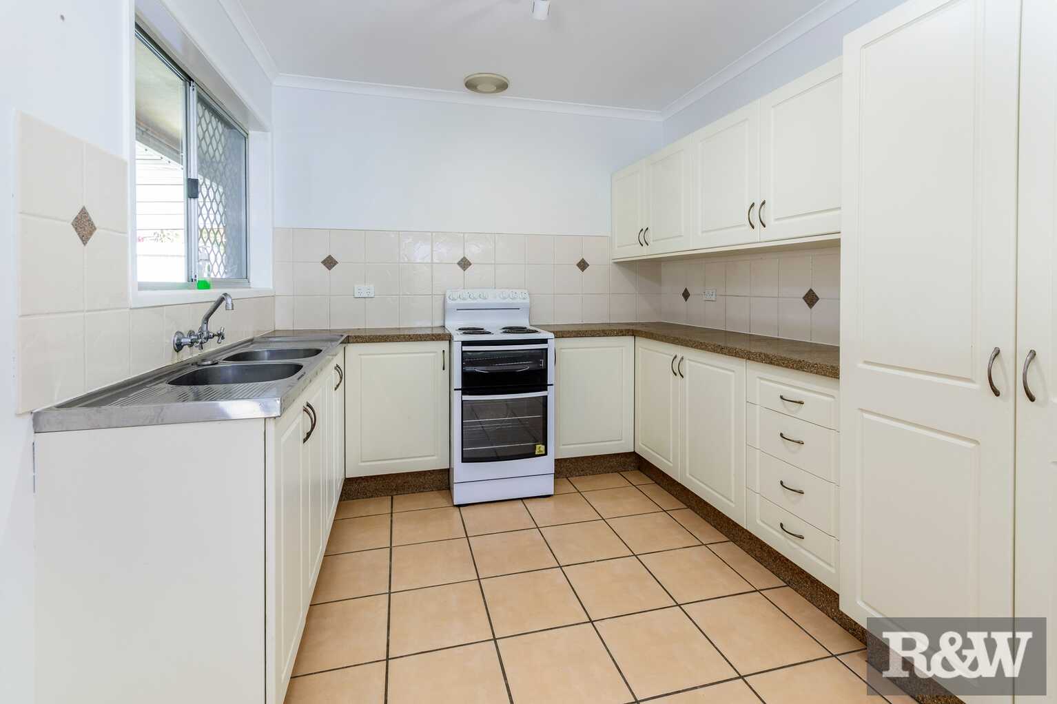 15 Endeavour Drive Banksia Beach 15 Endeavour Drive Banksia Beach