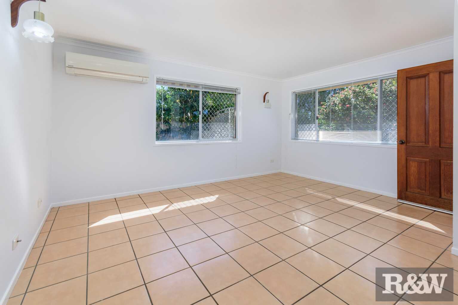 15 Endeavour Drive Banksia Beach 15 Endeavour Drive Banksia Beach