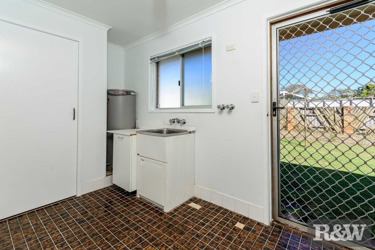 15 Endeavour Drive Banksia Beach 15 Endeavour Drive Banksia Beach