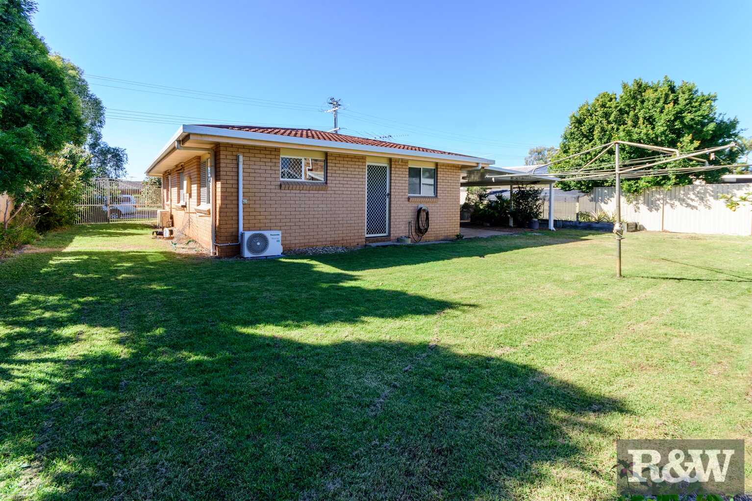 15 Endeavour Drive Banksia Beach 15 Endeavour Drive Banksia Beach