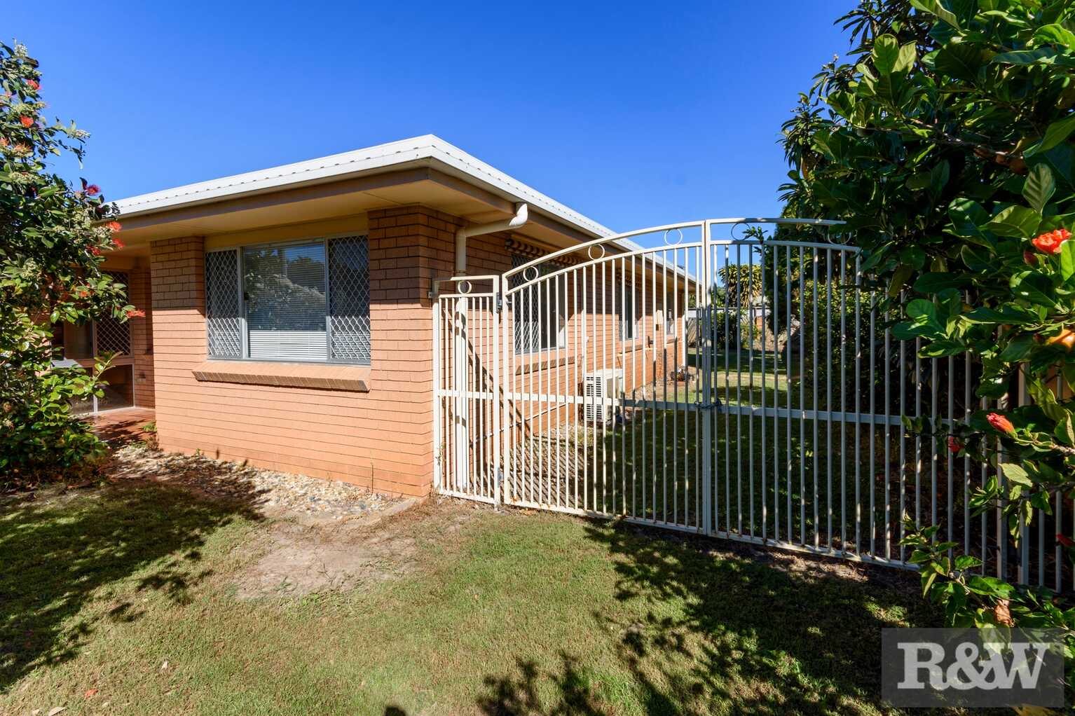 15 Endeavour Drive Banksia Beach 15 Endeavour Drive Banksia Beach