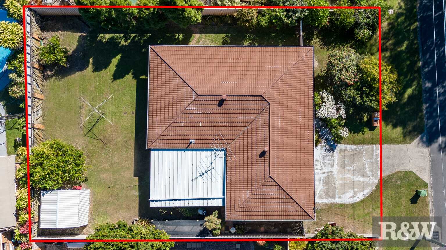 15 Endeavour Drive Banksia Beach 15 Endeavour Drive Banksia Beach