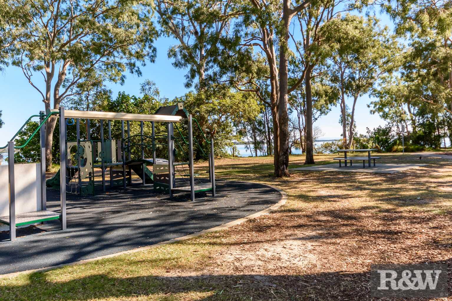 15 Endeavour Drive Banksia Beach 15 Endeavour Drive Banksia Beach