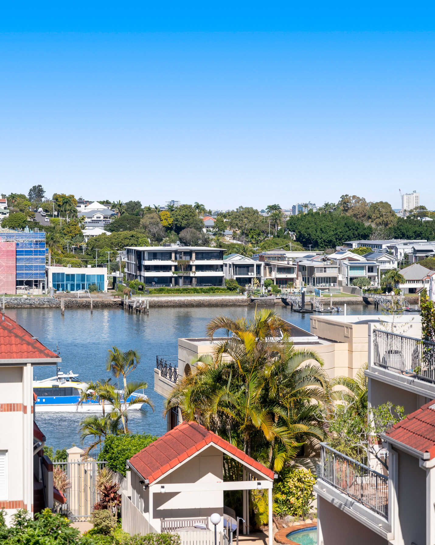 24/17 Whyenbah Street Hamilton, Hamilton - Thumbnail 2