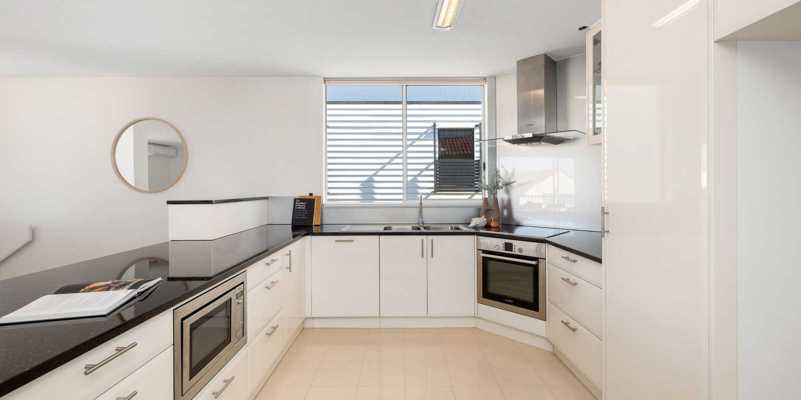 24/17 Whyenbah Street Hamilton 24/17 Whyenbah Street Hamilton