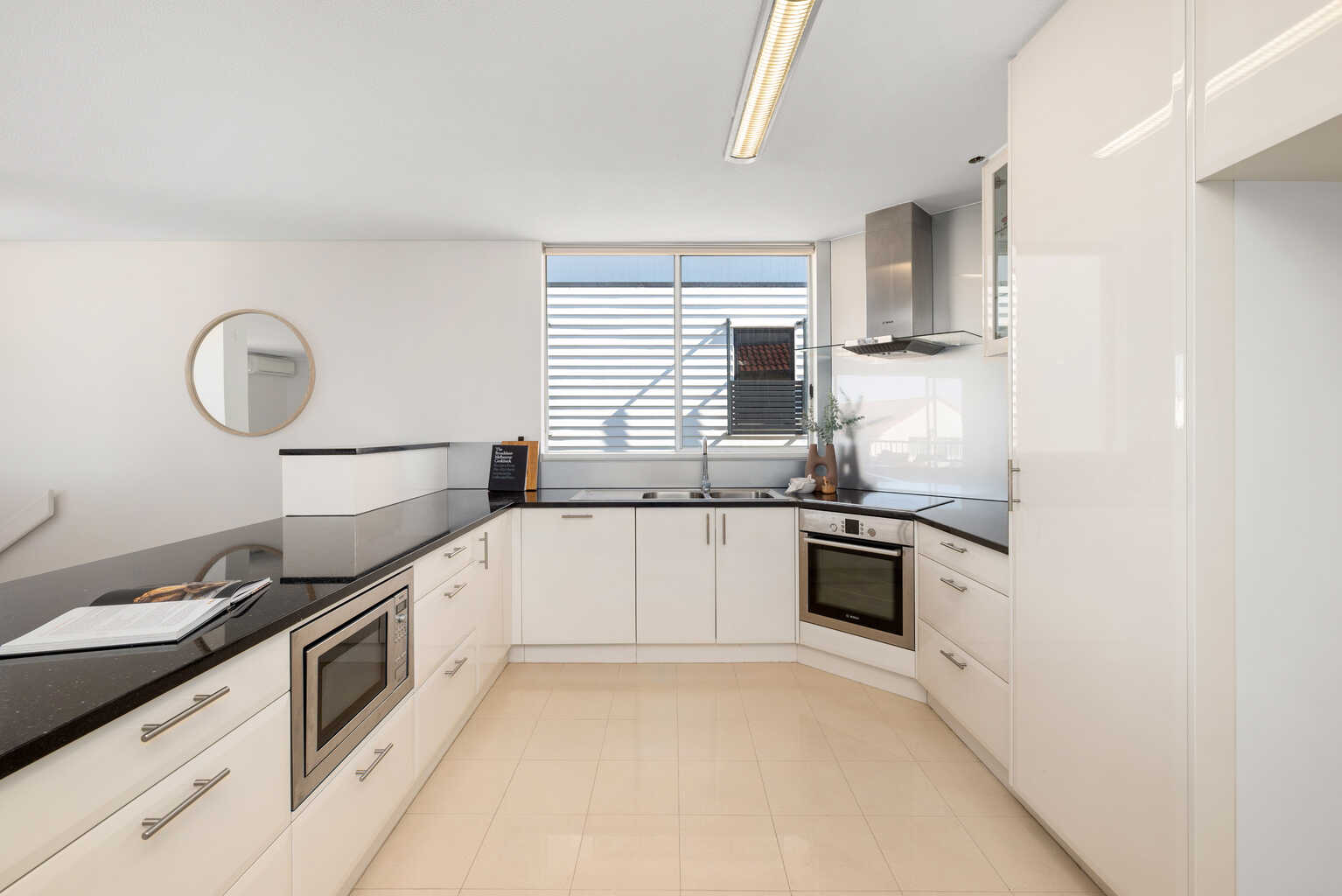 24/17 Whyenbah Street Hamilton 24/17 Whyenbah Street Hamilton