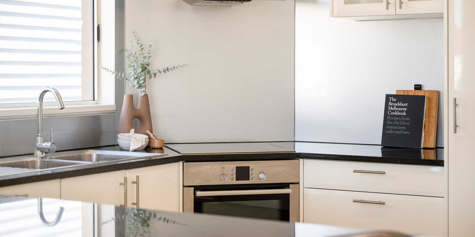24/17 Whyenbah Street Hamilton 24/17 Whyenbah Street Hamilton
