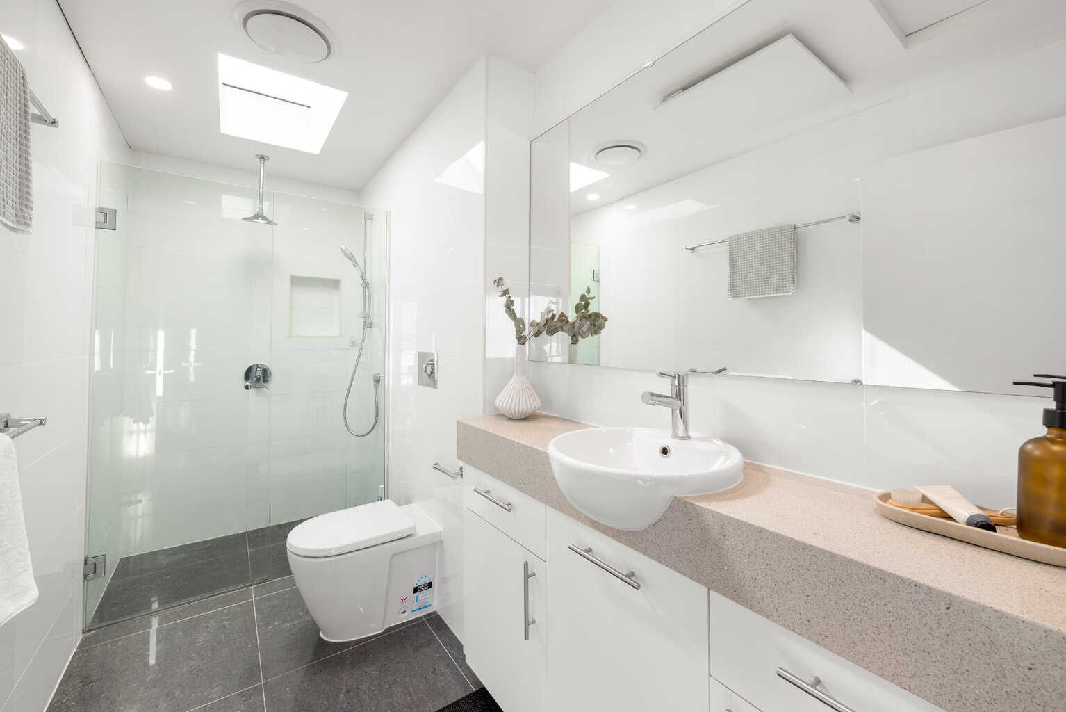 24/17 Whyenbah Street Hamilton 24/17 Whyenbah Street Hamilton