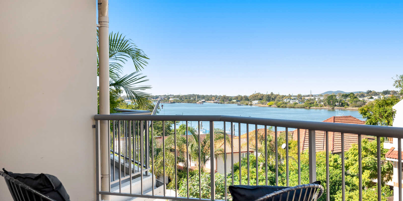 24/17 Whyenbah Street Hamilton 24/17 Whyenbah Street Hamilton