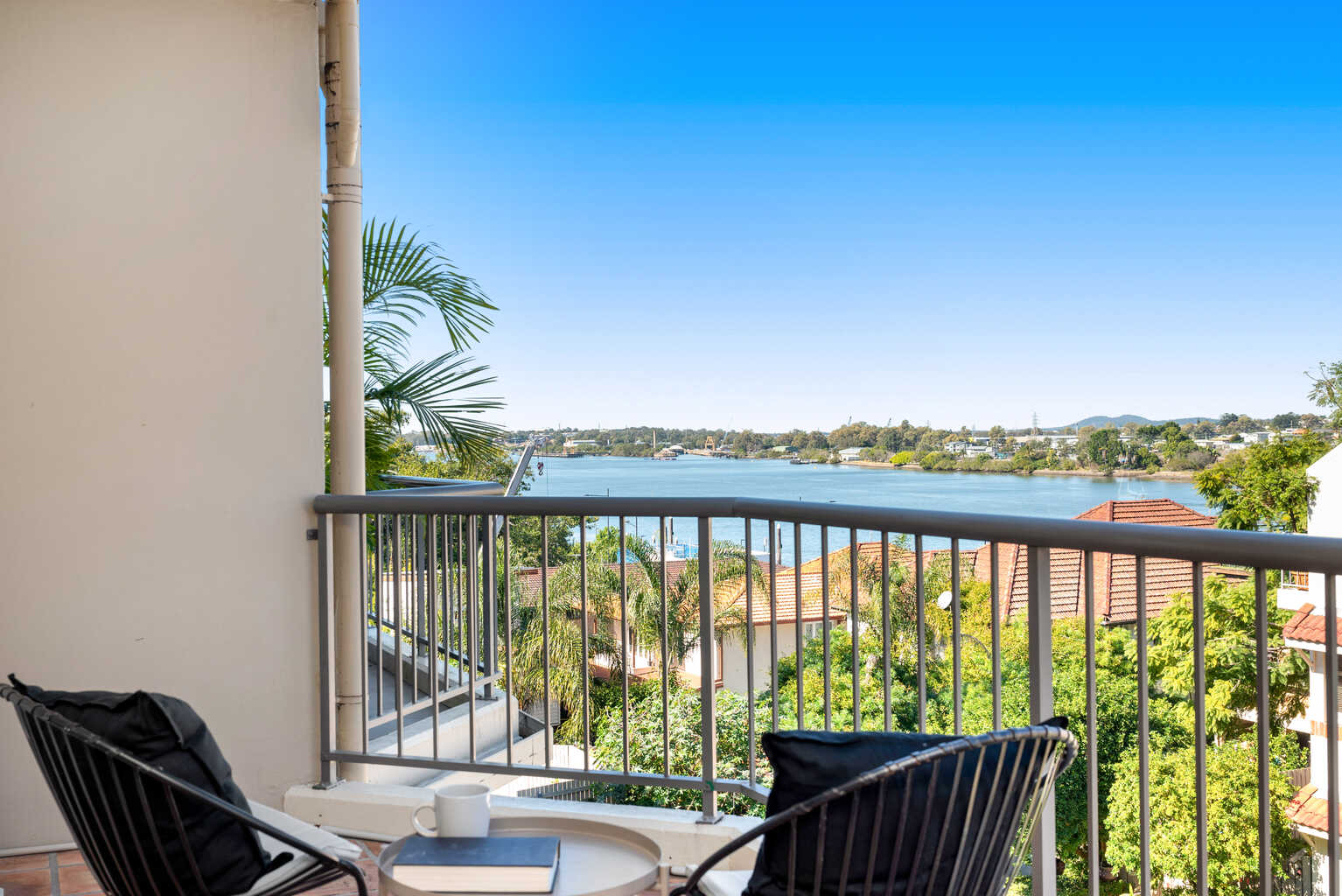 24/17 Whyenbah Street Hamilton 24/17 Whyenbah Street Hamilton