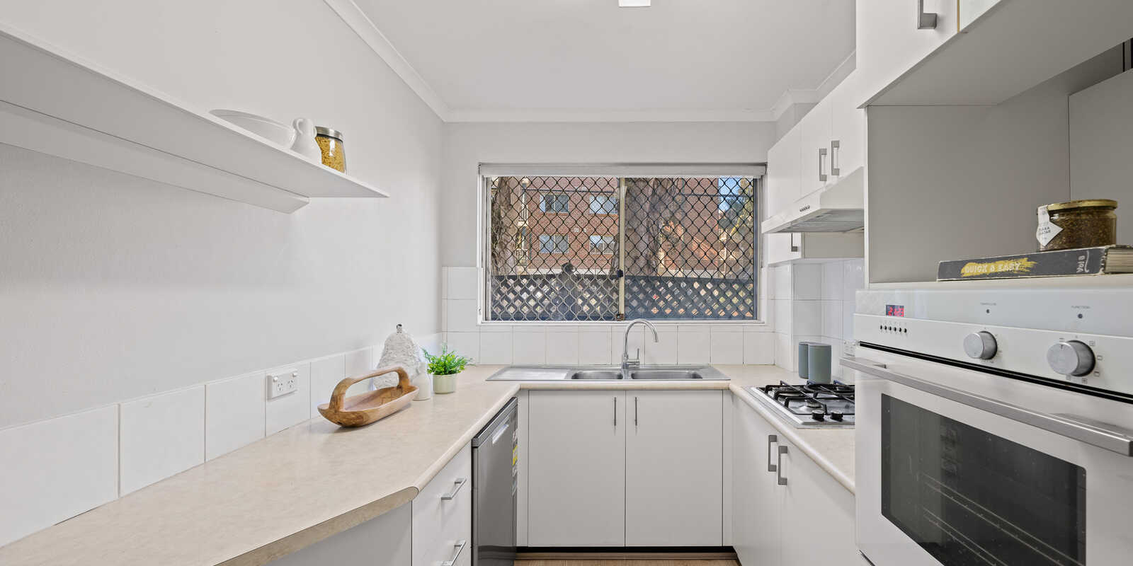 95/10 Broughton Street Canterbury