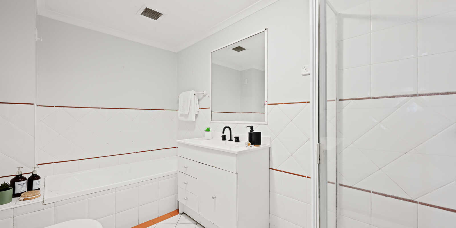 95/10 Broughton Street Canterbury