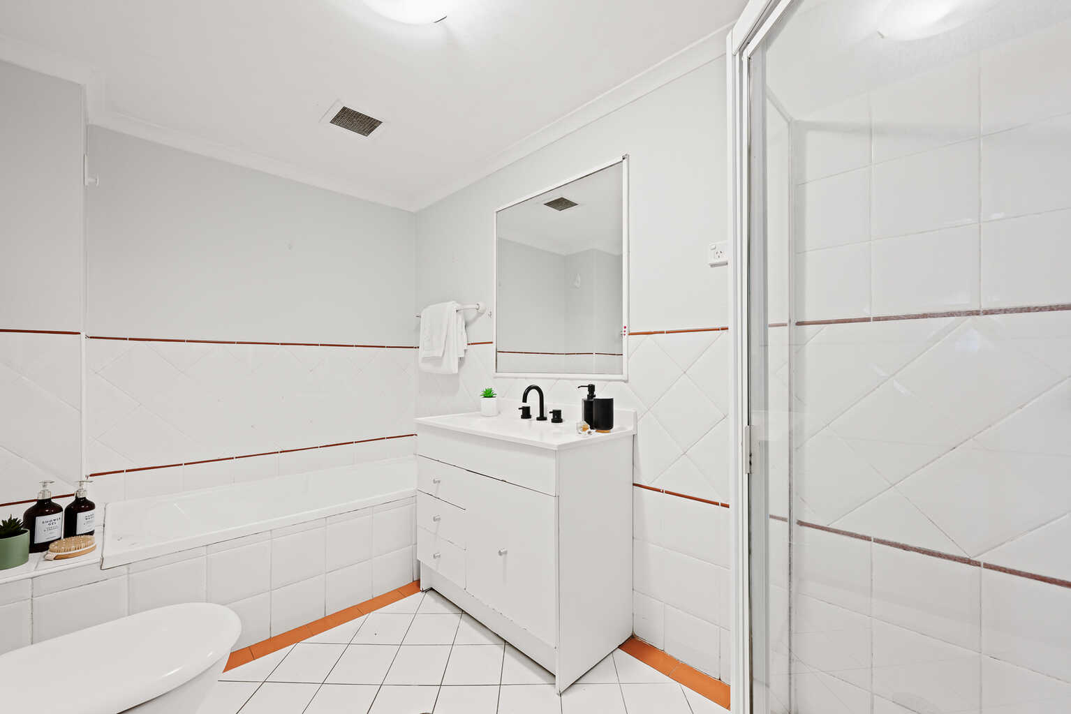 95/10 Broughton Street Canterbury