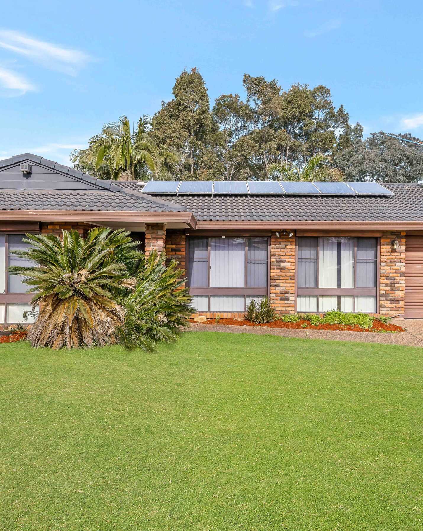 24 Mornington Place Hinchinbrook, Hinchinbrook - Image 1