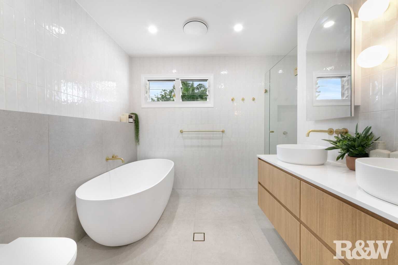 18 Grace Avenue Point Clare 18 Grace Avenue Point Clare
