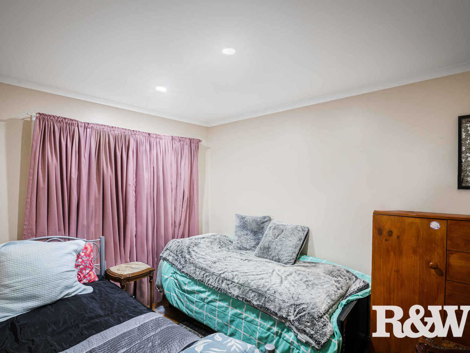 8 Olympic Place Doonside 8 Olympic Place Doonside