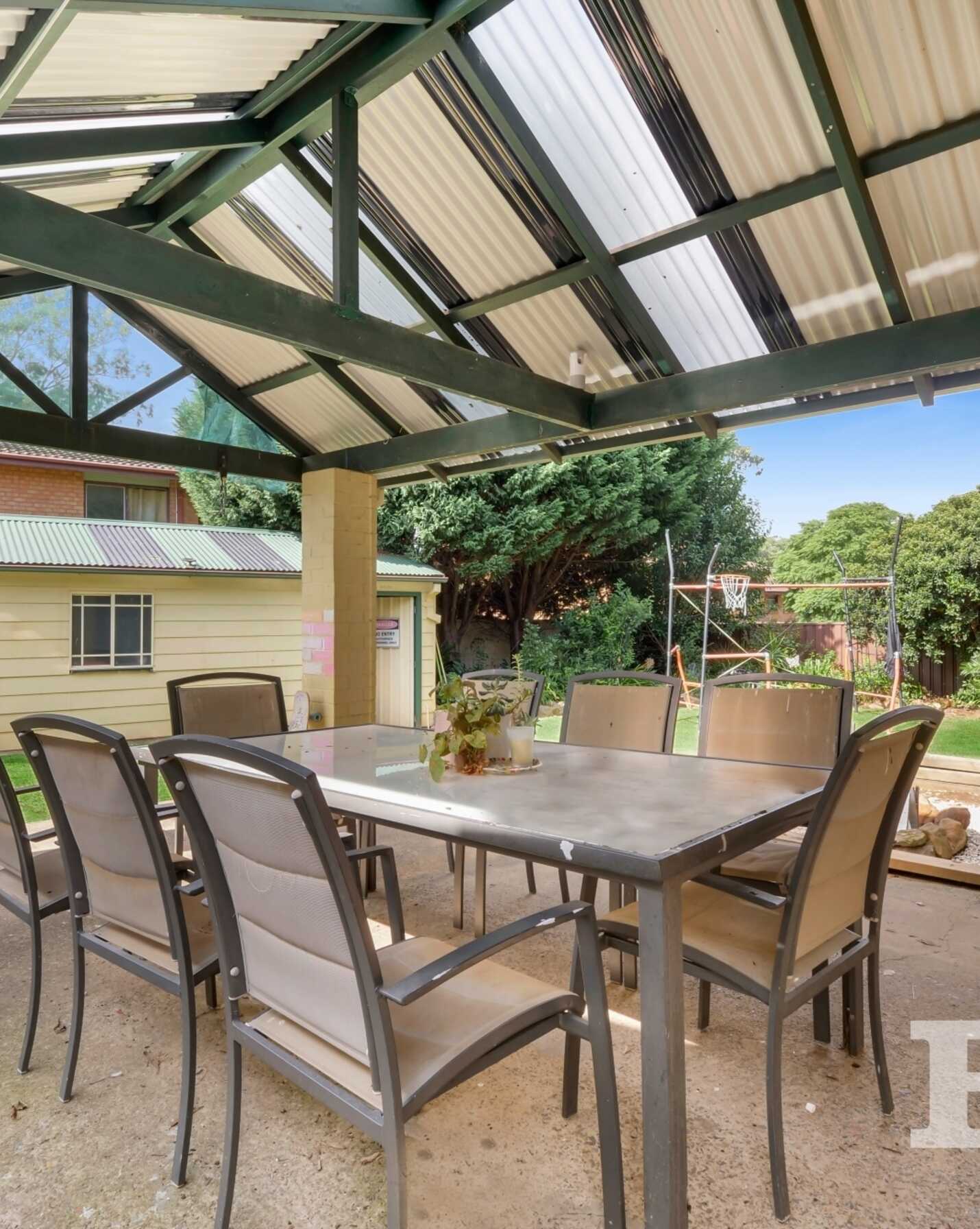 26 Richmond Crescent Campbelltown, Campbelltown - Thumbnail 3