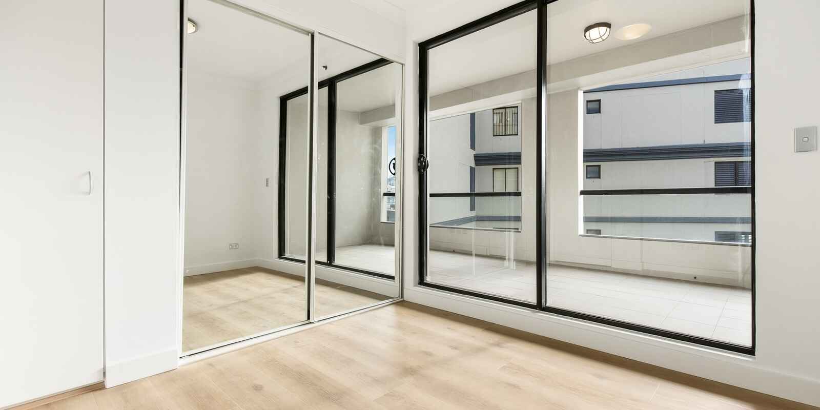 1111/242 Elizabeth Street  Surry Hills