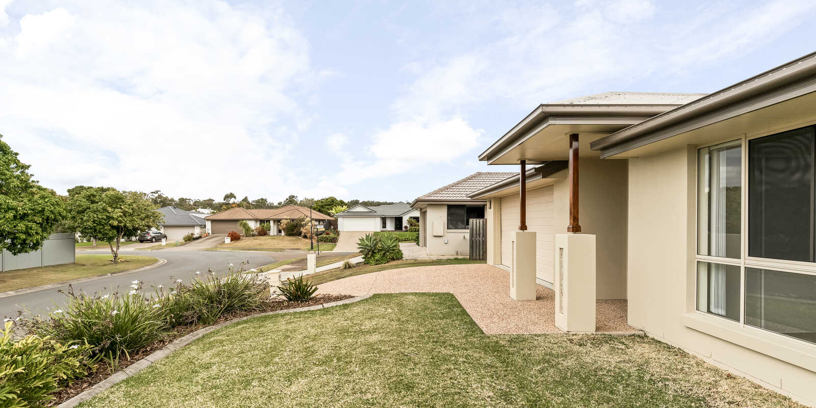 14 Crossing Drive Eatons Hill 14 Crossing Drive Eatons Hill