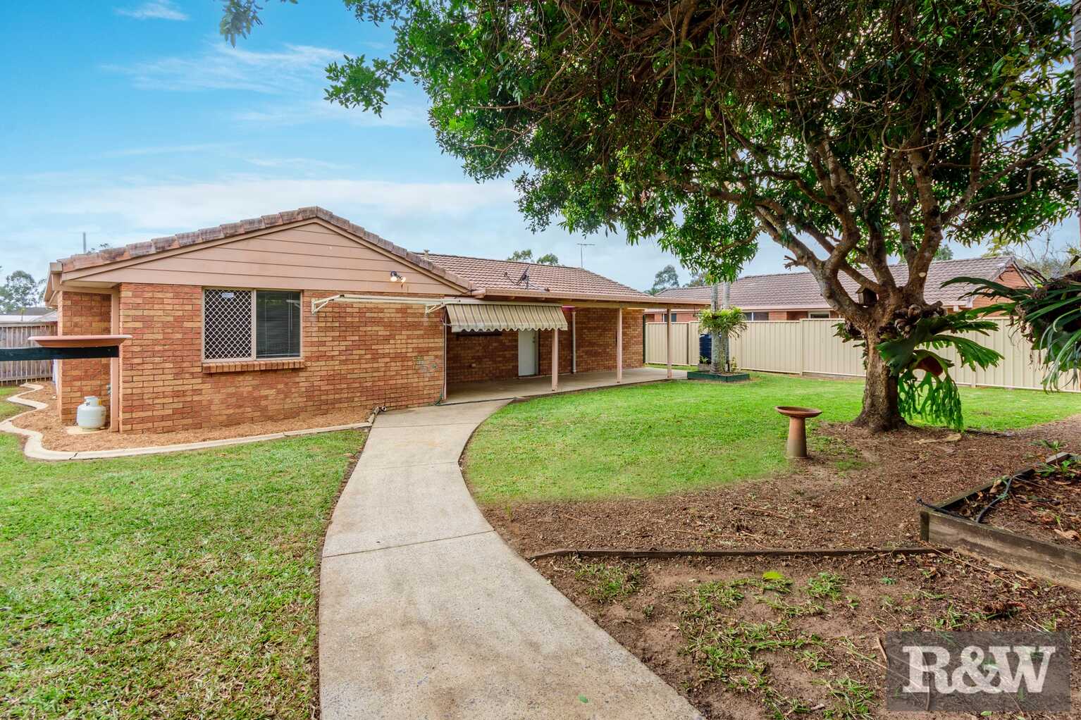 25 Crestwell Close Morayfield 25 Crestwell Close Morayfield
