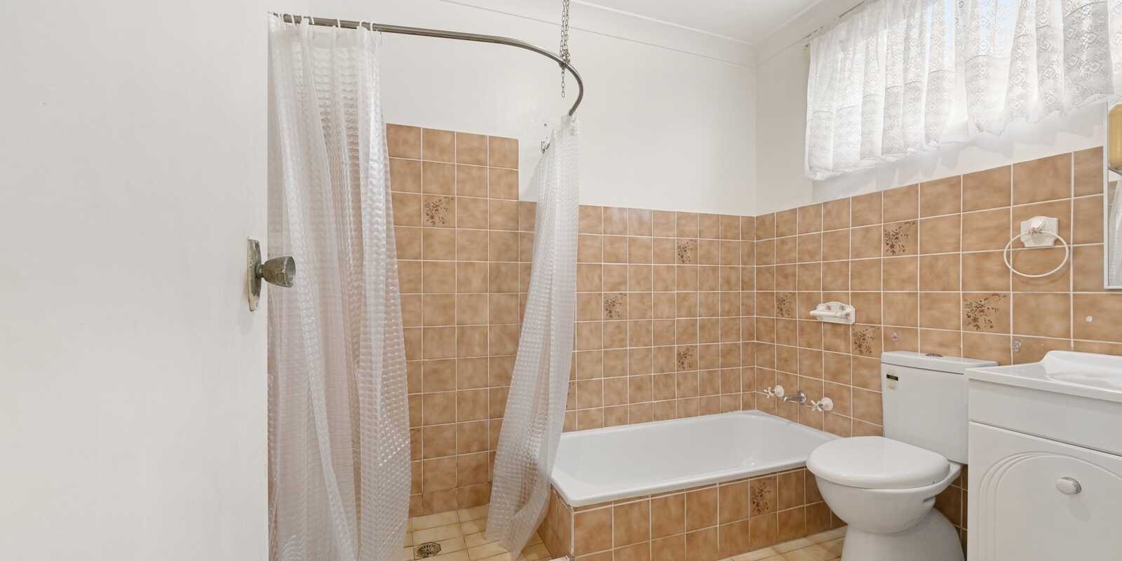 28 Coolabah Street Ettalong Beach
