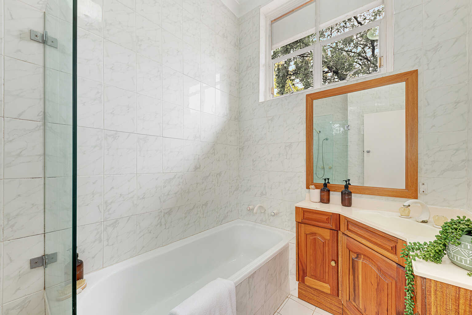 21 Greenfield Avenue Middle Cove 21 Greenfield Avenue Middle Cove