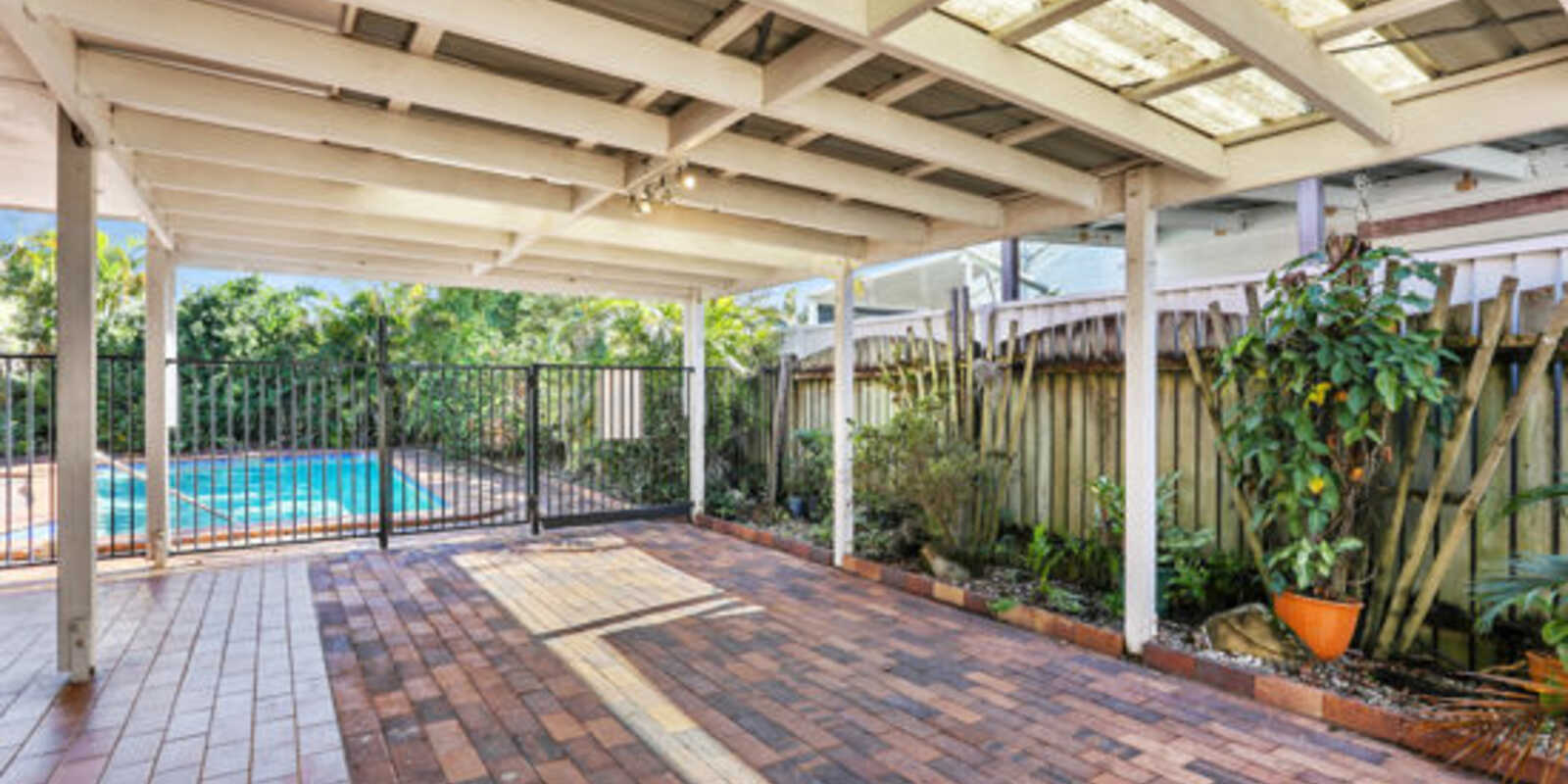 71 Endeavour Drive Banksia Beach 71 Endeavour Drive Banksia Beach