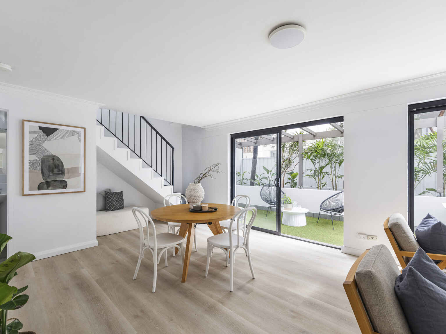 2/4 Warners Avenue North Bondi