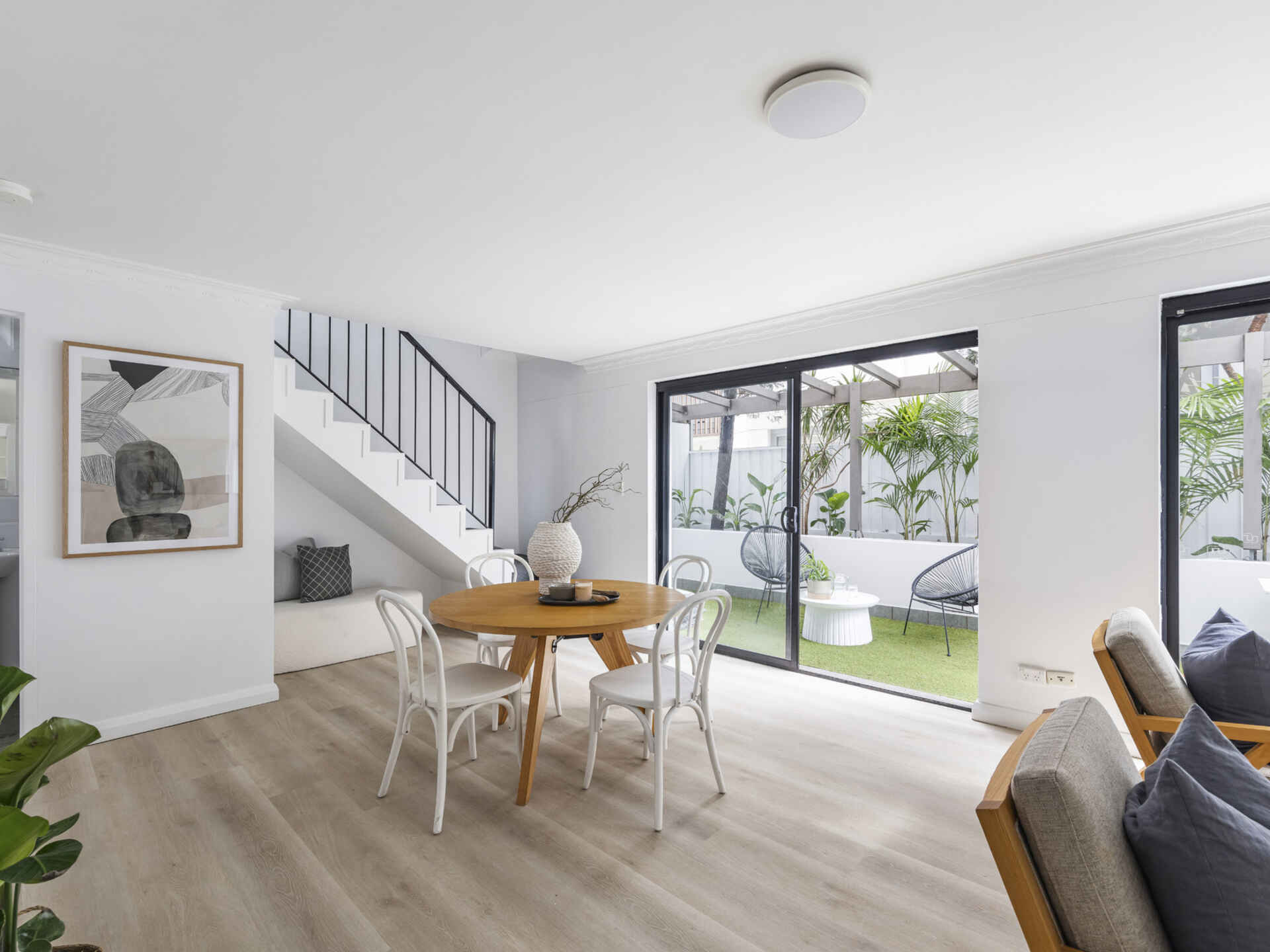 2/4 Warners Avenue North Bondi