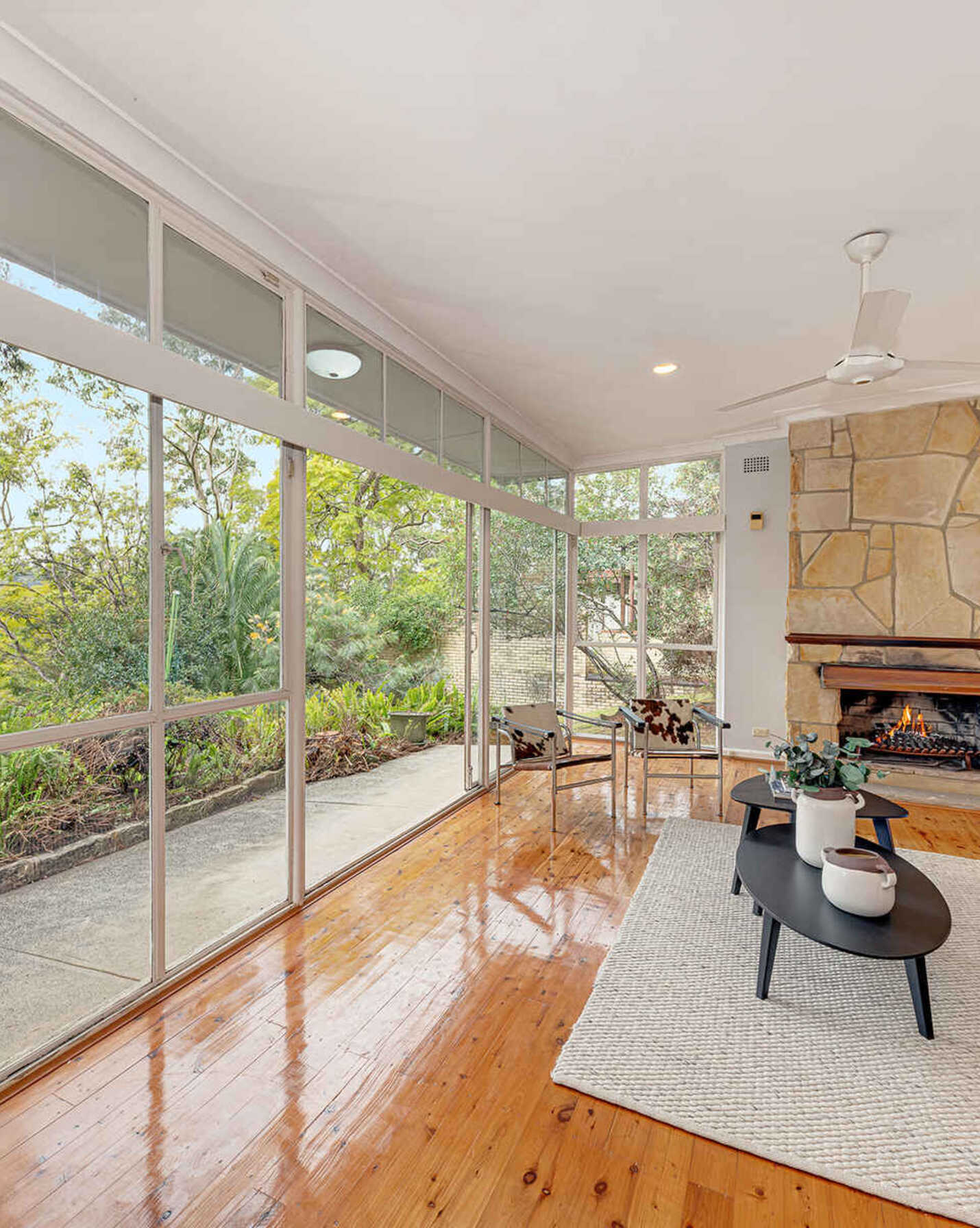 21 Greenfield Avenue Middle Cove, Middle Cove - Thumbnail 2