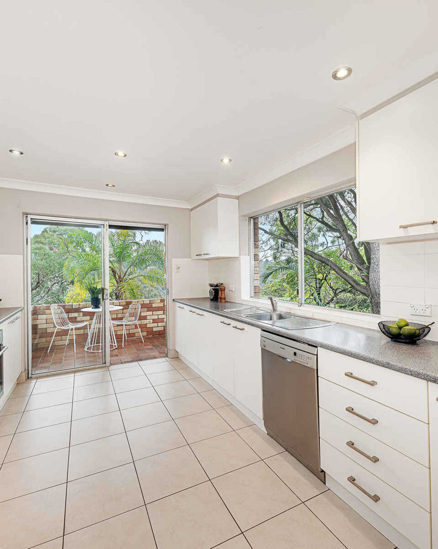 21 Greenfield Avenue Middle Cove, Middle Cove - Thumbnail 4