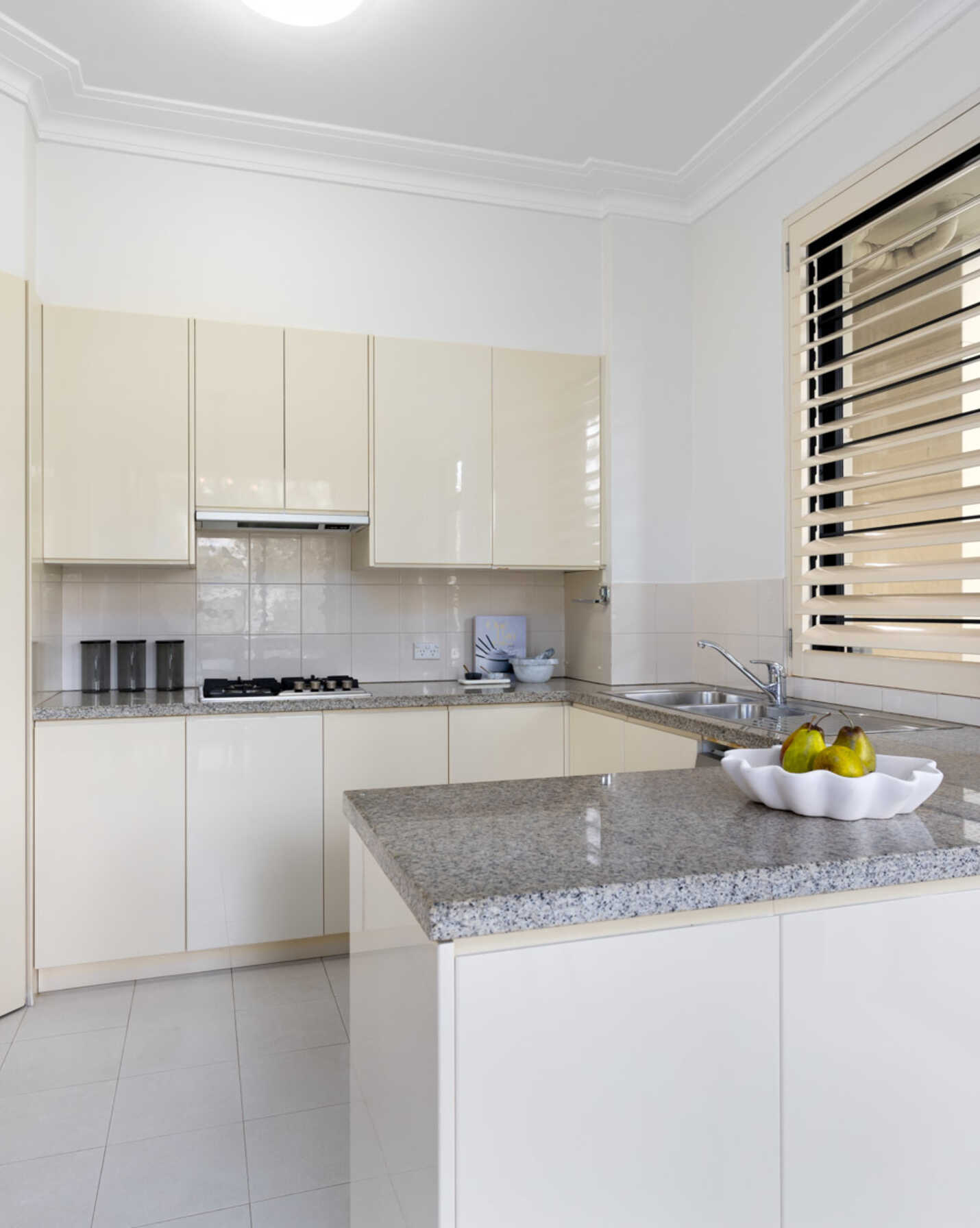 1/2 Holdsworth Avenue Elizabeth Bay, Bay - Thumbnail 8