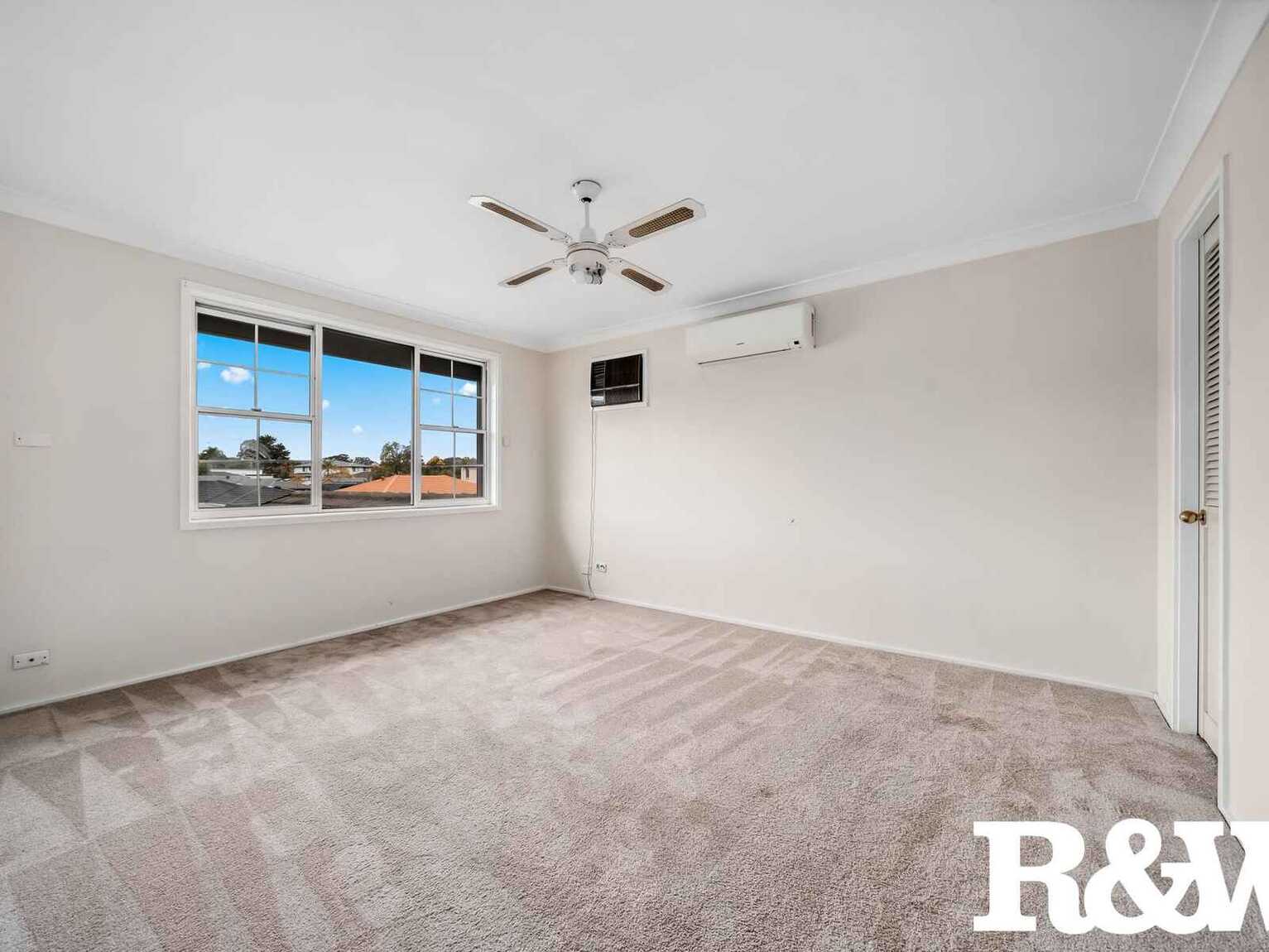 15 Tulip Place St Clair
