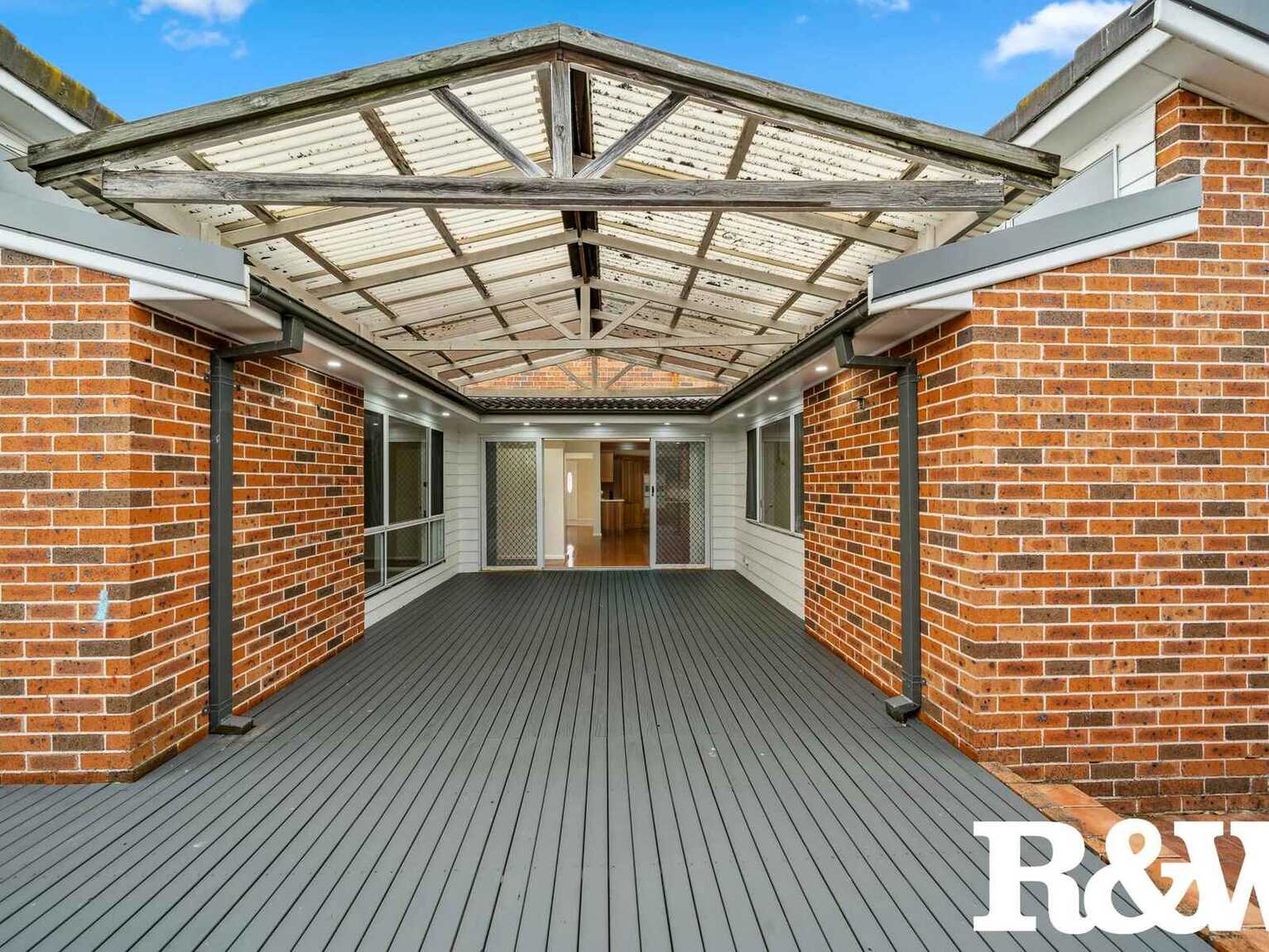 15 Tulip Place St Clair