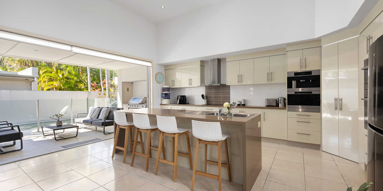 12 Sunset Beach Avenue Yaroomba 12 Sunset Beach Avenue Yaroomba