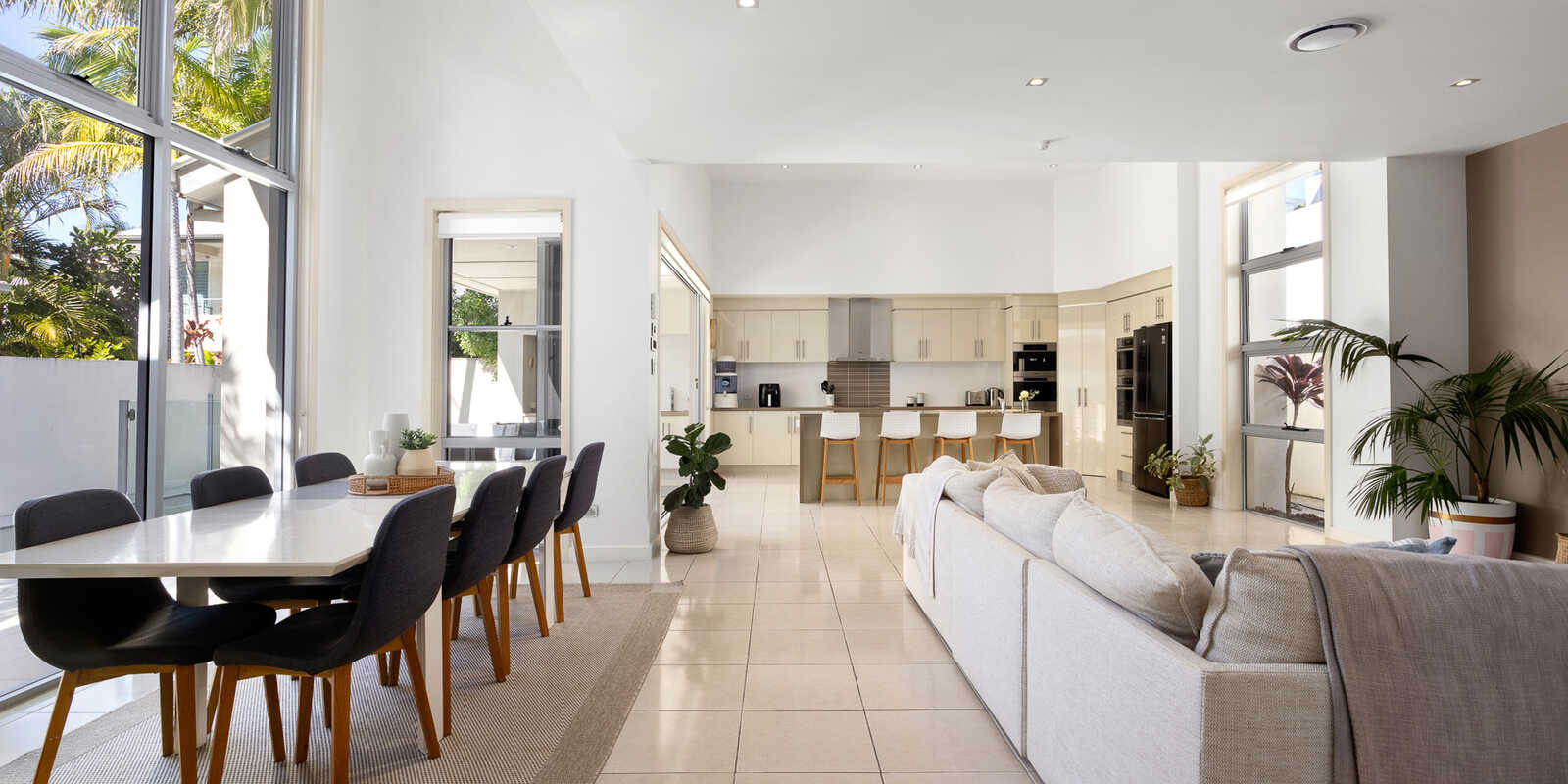 12 Sunset Beach Avenue Yaroomba 12 Sunset Beach Avenue Yaroomba